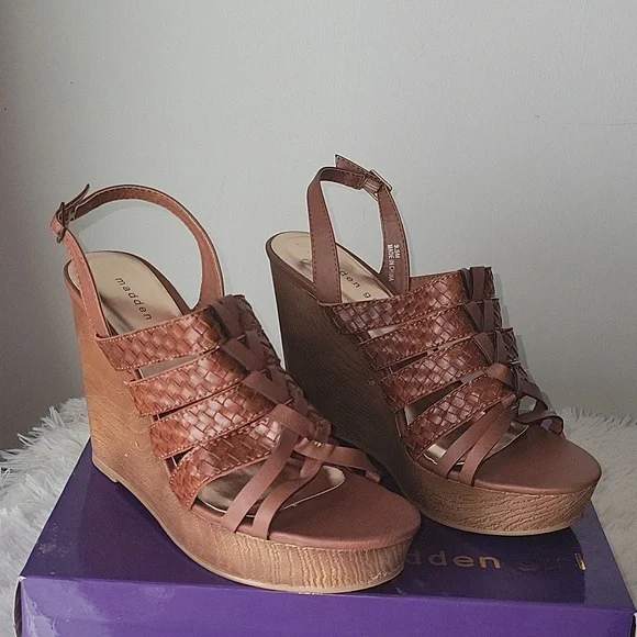 Madden Girl Cilo Cognac Wedge Sandals Size: US 9.5 - Picture 2 of 3